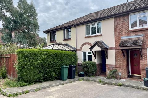 2 bedroom terraced house to rent, Wordsworth Mead, Redhill