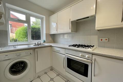 2 bedroom terraced house to rent, Wordsworth Mead, Redhill