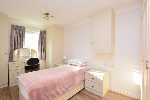 1 bedroom retirement property for sale, Uxbridge Road, Hatch End