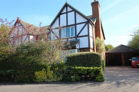 5 bedroom detached house to rent, Badgers Gate, LU6 2BF