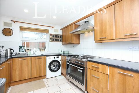 1 bedroom in a house share to rent - Linden Grove, London, SE26