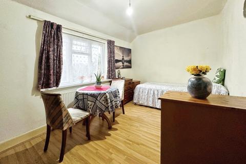 1 bedroom in a house share to rent, Sipson Road, West Drayton