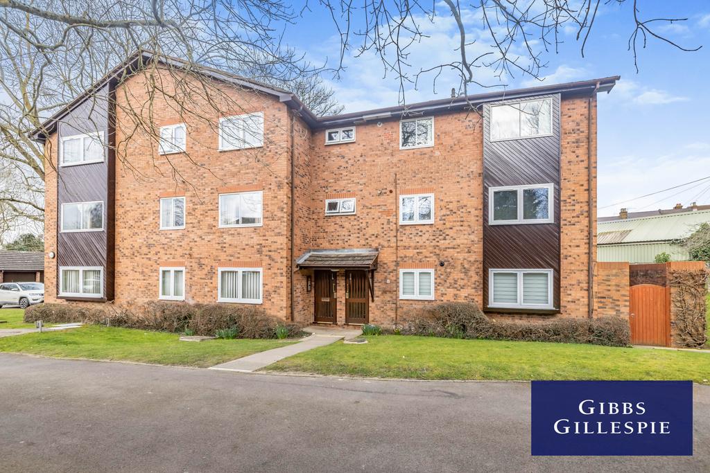 Anthus Mews, Northwood, Middlesex... 2 bed apartment to rent £1,700