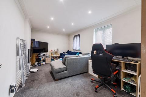 1 bedroom flat for sale - Walsingham Close, Hatfield