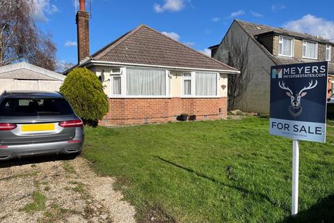 3 bedroom bungalow for sale - Borley Road, Poole BH17
