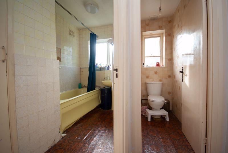 Bathroom & WC