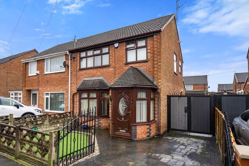 Penshaw Avenue, Wigan WN3 3 bed semidetached house for sale £220,000