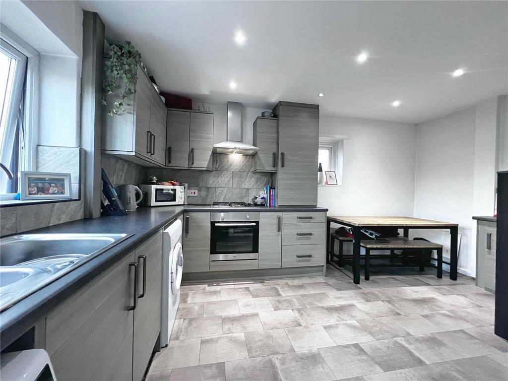 Queensway, Newchurch, Rossendale, BB4 3 bed semidetached house for
