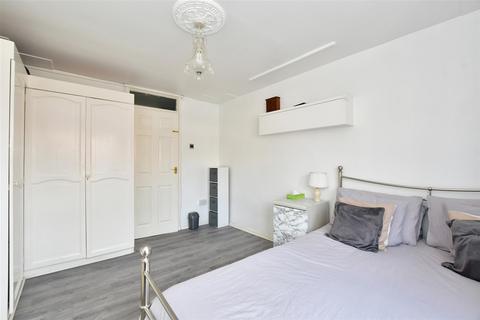 1 bedroom flat for sale, Parr Road, London