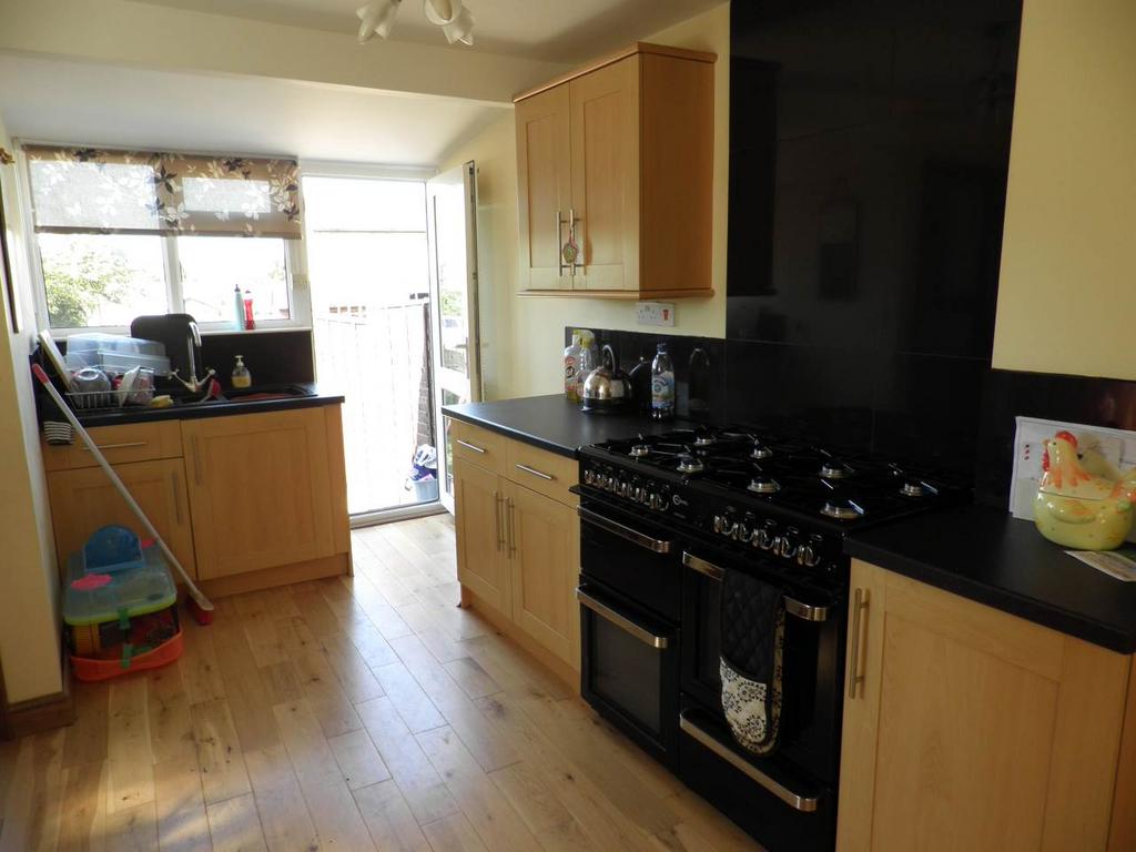 Trowbridge Road, BradfordonAvon, Wiltshire 2 bed house to rent £