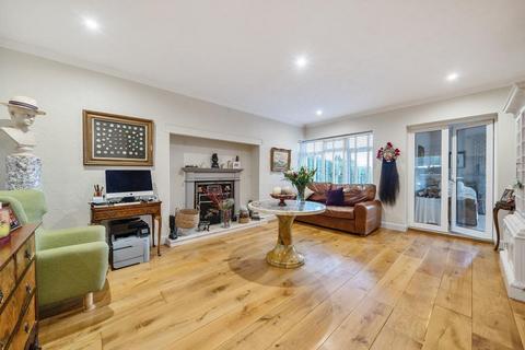 20 Mountwood Close, South Croydon, CR2 8RJ