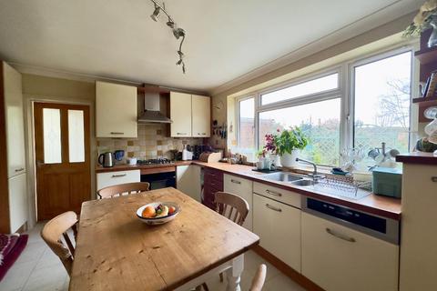 30 Ampthill Road, Silsoe, Bedford, MK45 4DX