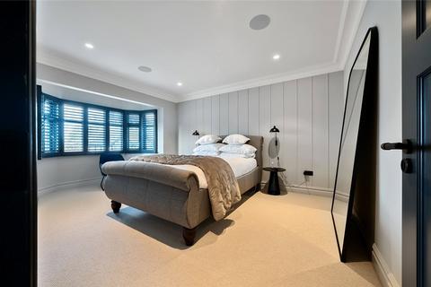 31 Lakeside Drive, Bromley, BR2 8QQ