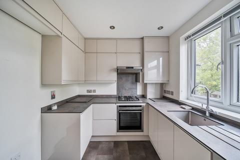 2 bedroom maisonette for sale, Valley Close, Pinner, Middlesex