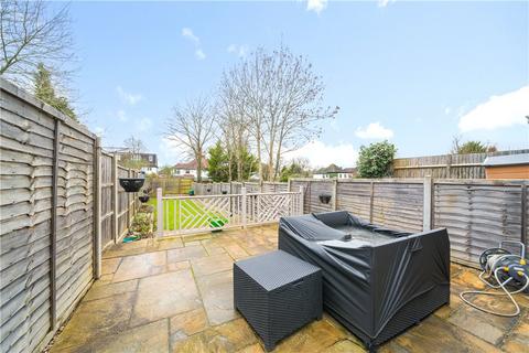 4a Valley Close, Pinner, HA5 3UR