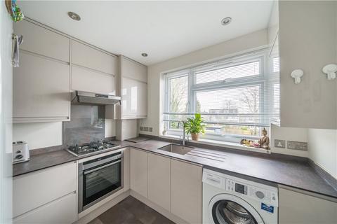 4a Valley Close, Pinner, HA5 3UR