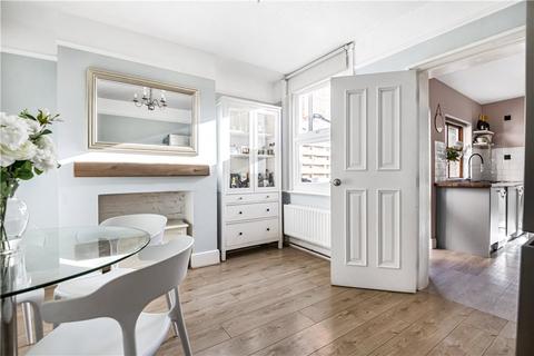 3 bedroom end of terrace house for sale - Victor Road, Windsor, Berkshire