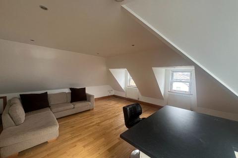 2 bedroom flat to rent, Kings Road, Kingston upon Thames