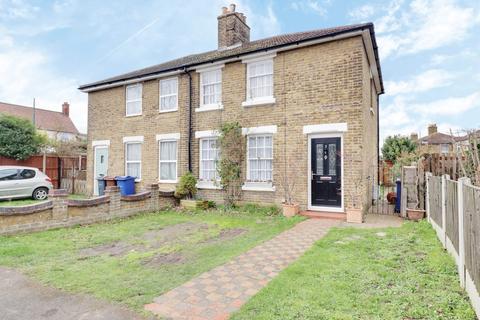 3 Southgate Road, Purfleet-on-thames, RM19 1TJ