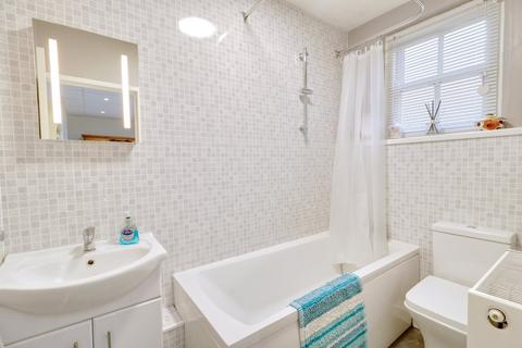 3 Southgate Road, Purfleet-on-thames, RM19 1TJ