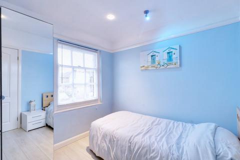 3 Southgate Road, Purfleet-on-thames, RM19 1TJ