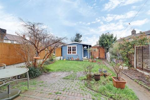 3 Southgate Road, Purfleet-on-thames, RM19 1TJ
