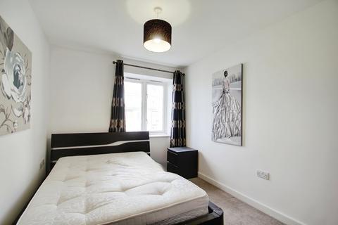 2 bedroom apartment to rent, Park Lodge Avenue, West Drayton UB7