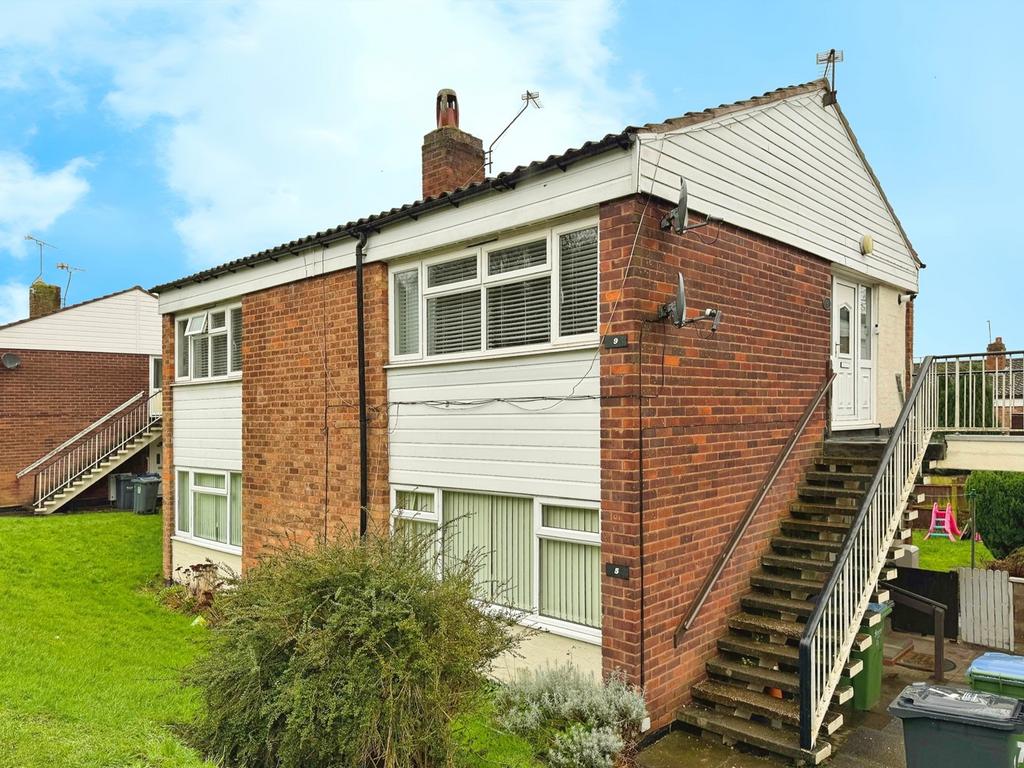 Wyndmill Crescent, West Bromwich, B71 2 bed apartment for sale £129,950