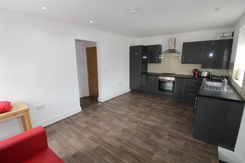 6 bedroom house to rent, Coburn Street, Cardiff CF24