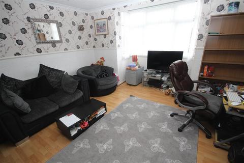 3 bedroom terraced house for sale, St. Benedicts Close, Atherstone CV9