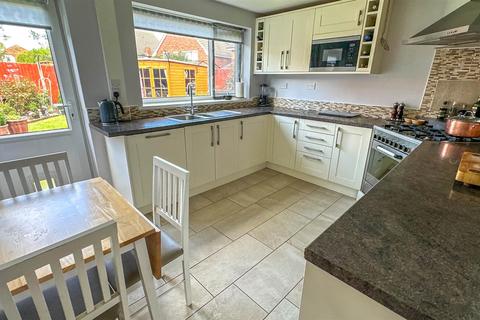 4 bedroom link detached house for sale, Meadow Close, Atherstone CV9