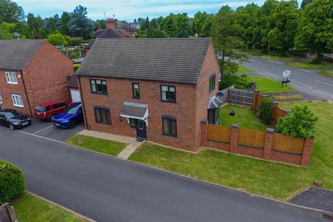 4 bedroom detached house for sale, Walnut Drive, Atherstone CV9