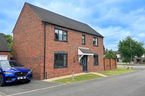 4 bedroom detached house for sale, Walnut Drive, Atherstone CV9