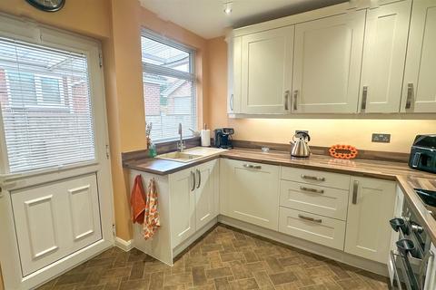 3 bedroom semi-detached house for sale, Mancetter Road, Atherstone CV9