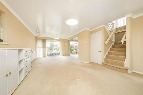 2 Hyburn Close, Bricket Wood, St Albans, AL2 3QX