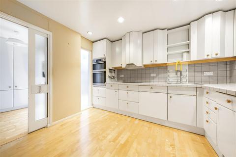 2 Hyburn Close, Bricket Wood, St Albans, AL2 3QX