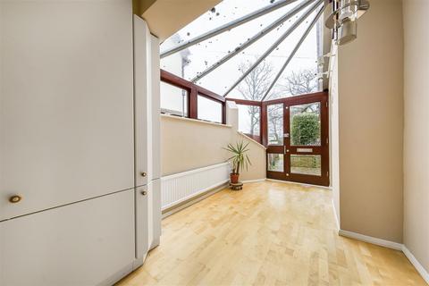 2 Hyburn Close, Bricket Wood, St Albans, AL2 3QX