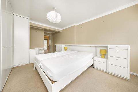 2 Hyburn Close, Bricket Wood, St Albans, AL2 3QX