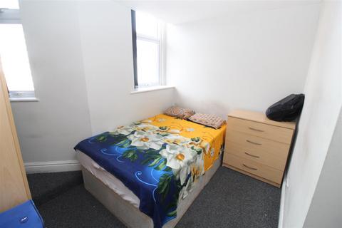 2 bedroom flat to rent, Pen-Y-Wain Road, Cardiff CF24