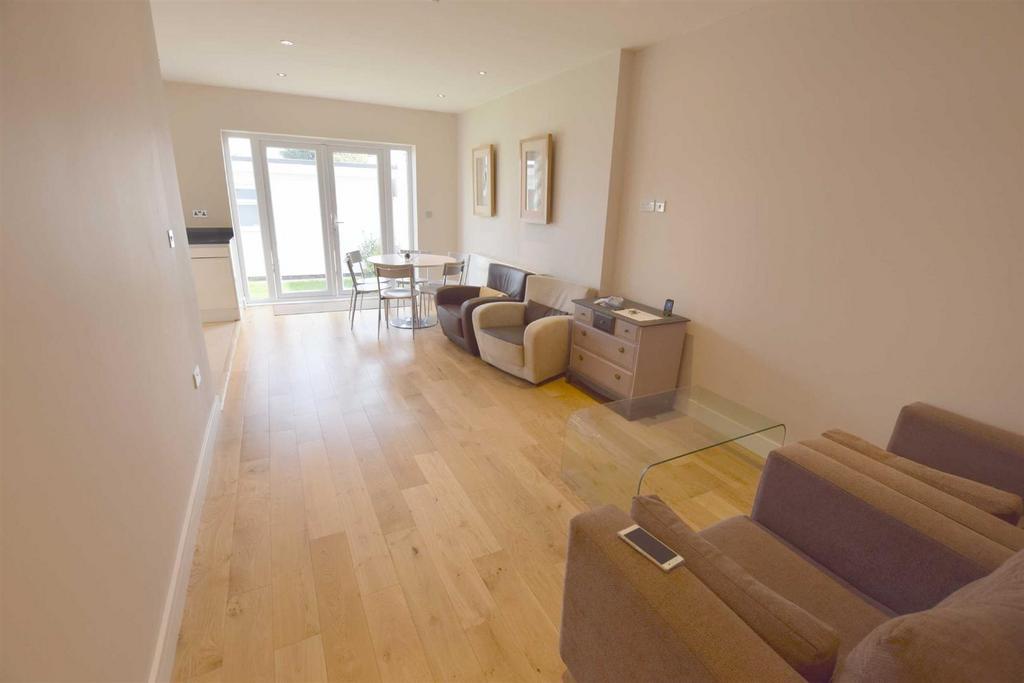 Rosemary Avenue, Finchley House share £825 pcm (£190 pw)