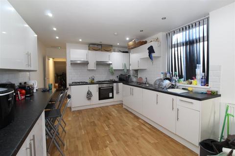 8 bedroom house to rent - Pen Y Wain Road, Cardiff CF24