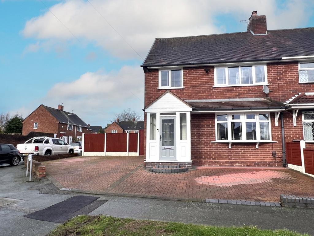 Phillips Avenue, Wolverhampton 3 bed semidetached house for sale £