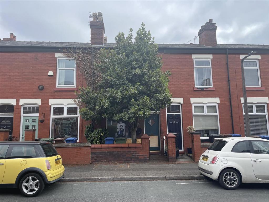 Avon Street, Stockport SK3 2 bed terraced house for sale £150,000
