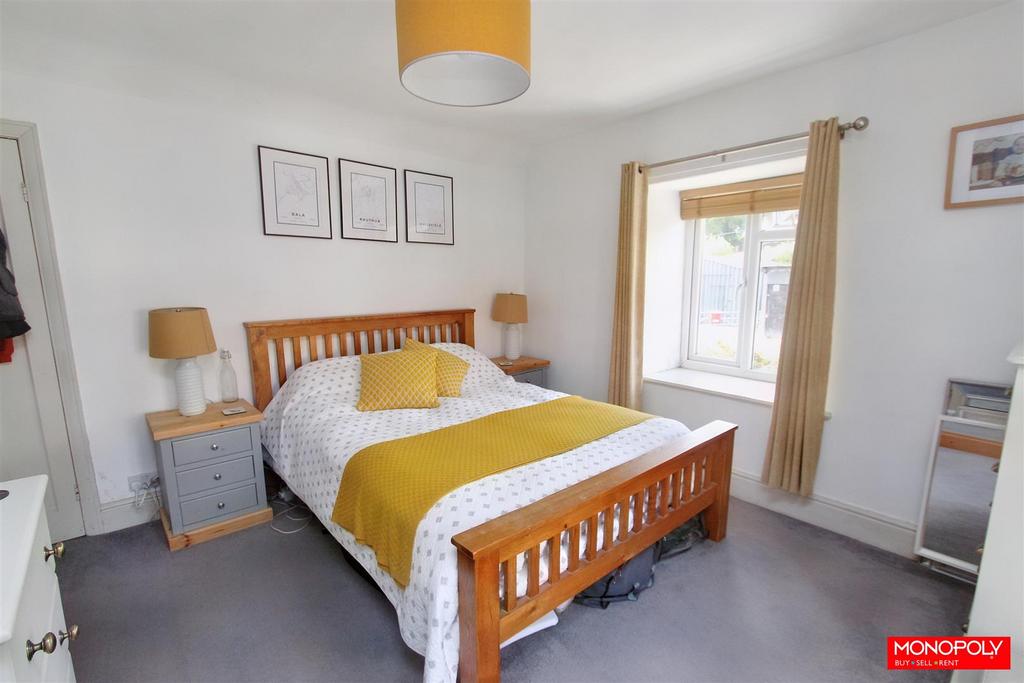 Master Bedroom (2).jpg