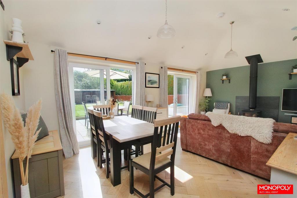 Family Room.jpg