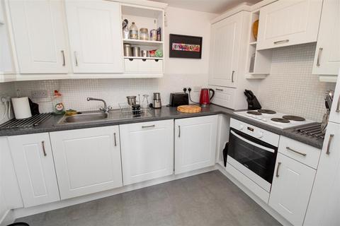 2 bedroom apartment for sale, Winters Pass, Gateshead NE8