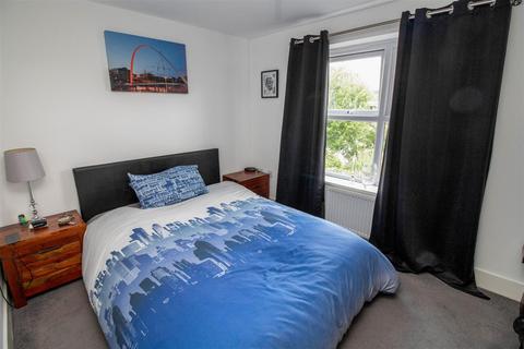 2 bedroom apartment for sale, Winters Pass, Gateshead NE8