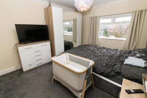 2 bedroom semi-detached house for sale, Shincliffe Gardens, Gateshead NE9