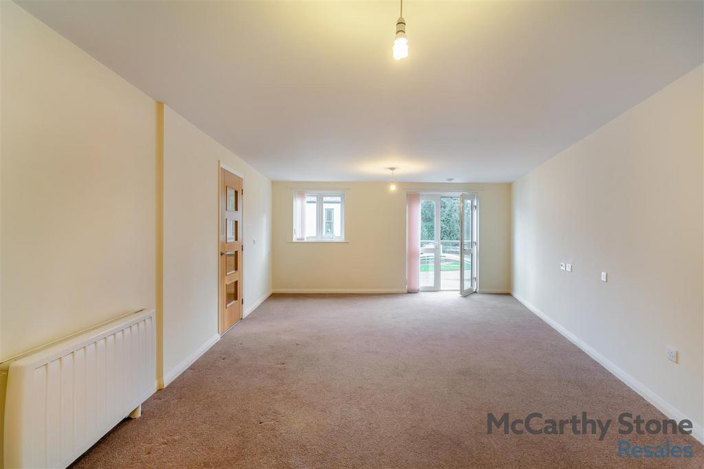 8633886-interior02.jpg