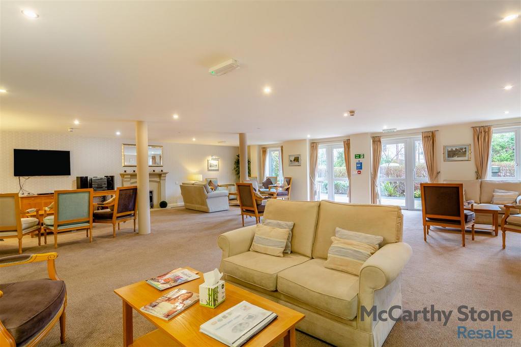 8633886-interior12.jpg